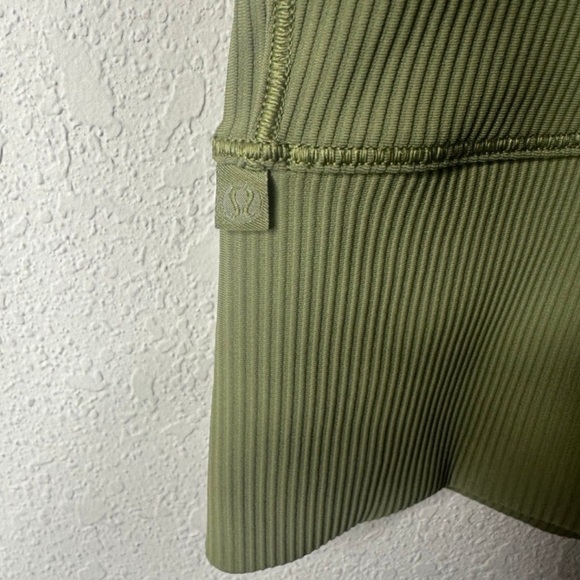 Lululemon Power Pivot Ribbed Tank Top Bronze Green - Picture 4 of 4